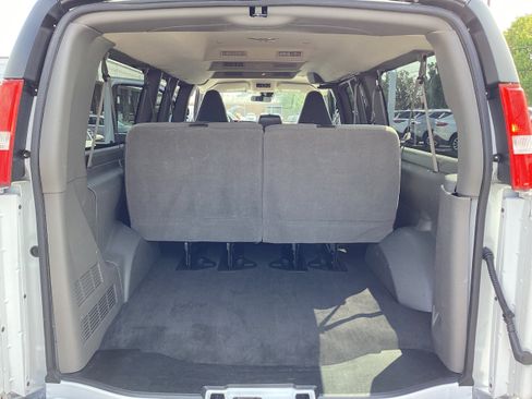 Used 2025 Chevrolet Express 3500 LT w/ LT Preferred Equipment Group RWD image 14