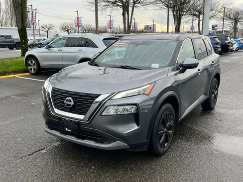 Used 2023 Nissan Rogue SV image 3
