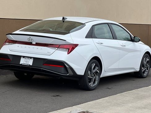 New 2025 Hyundai Elantra SEL image 5