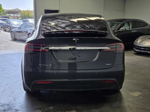 Used 2018 Tesla Model X 100D AWD/4WD image 3