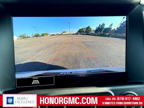 Used 2024 GMC Terrain SLT AWD/4WD image 33