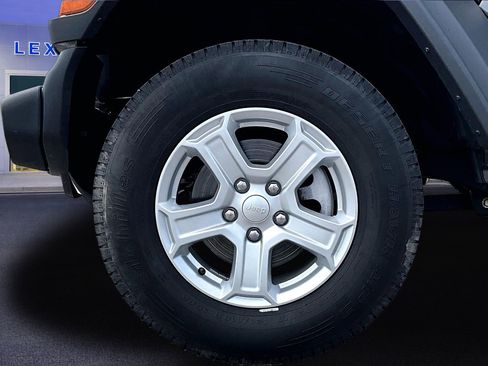 Used 2021 Jeep Wrangler Unlimited Sport image 34