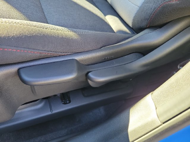 Certified 2024 Chevrolet Trax RS FWD image 23