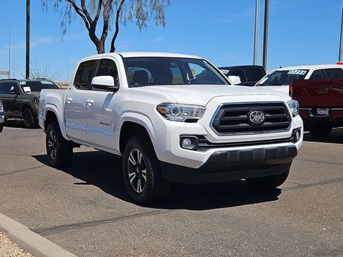 Used 2020 Toyota Tacoma SR5 RWD image 3