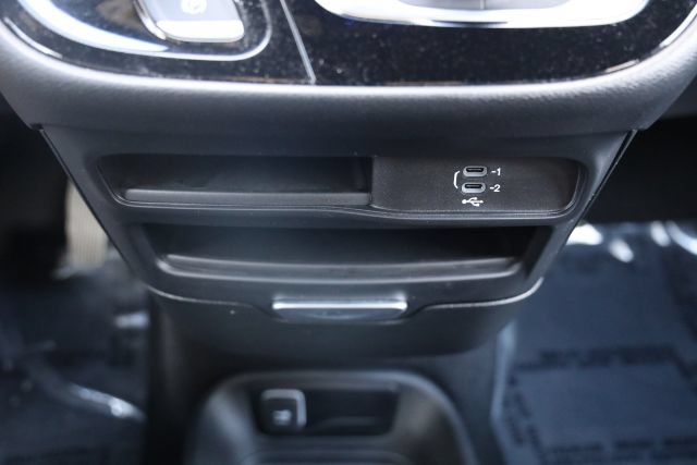 Used 2026 Chrysler Pacifica Select FWD image 51