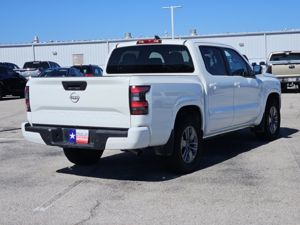 Used 2025 Nissan Frontier SV RWD image 3