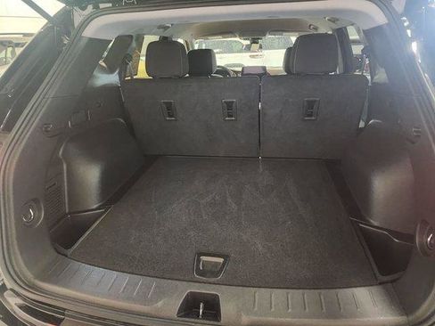 Used 2025 Chevrolet Blazer LT AWD/4WD image 25