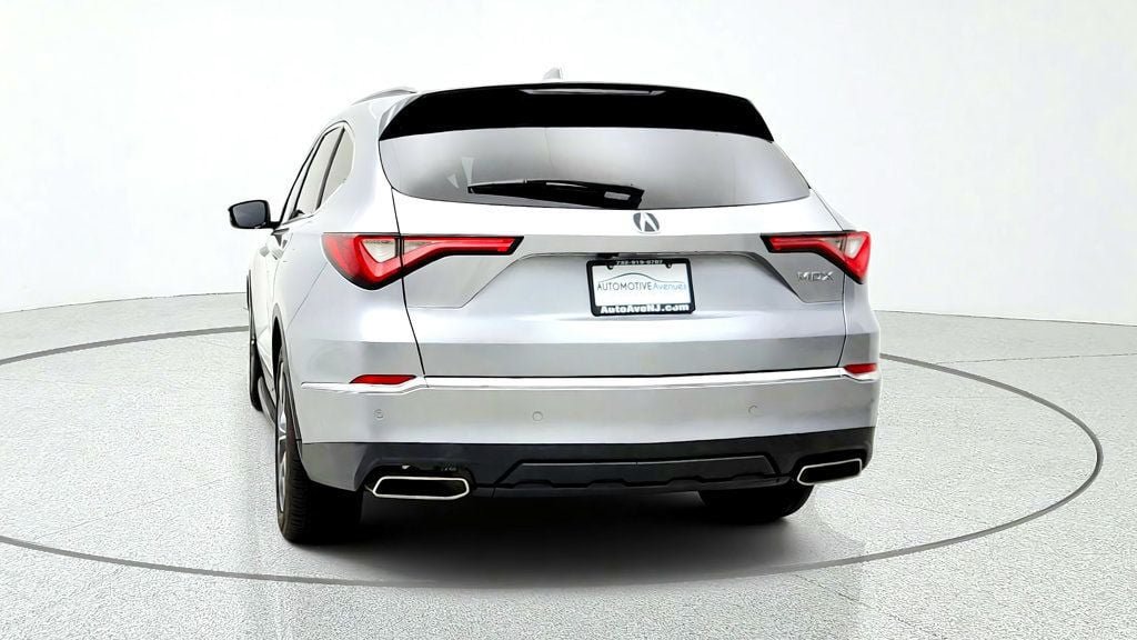 Used 2023 Acura MDX w/ Technology Package FWD image 6