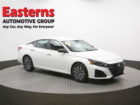 Used 2025 Nissan Altima 2.5 SV FWD image 48
