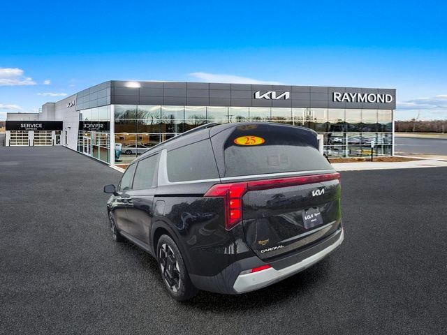 Used 2025 Kia Carnival EX FWD image 5
