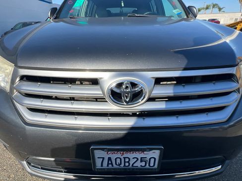 Used 2013 Toyota Highlander SE AWD/4WD image 12