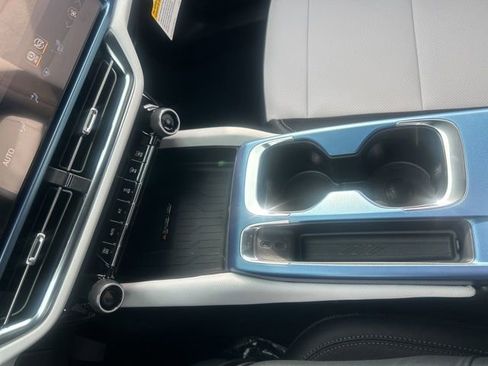 New 2026 Chevrolet Equinox EV LT image 23