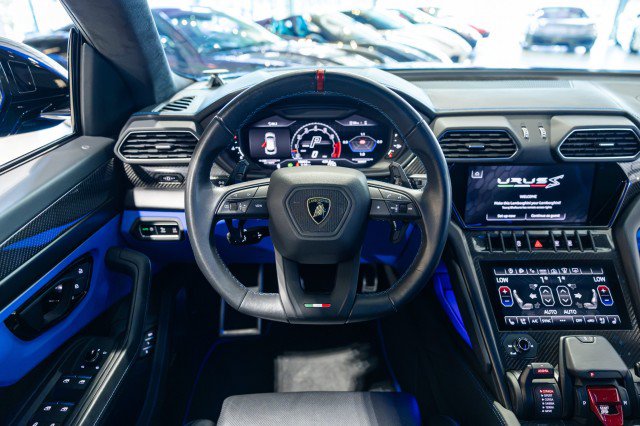 Used 2023 Lamborghini Urus S AWD/4WD image 19