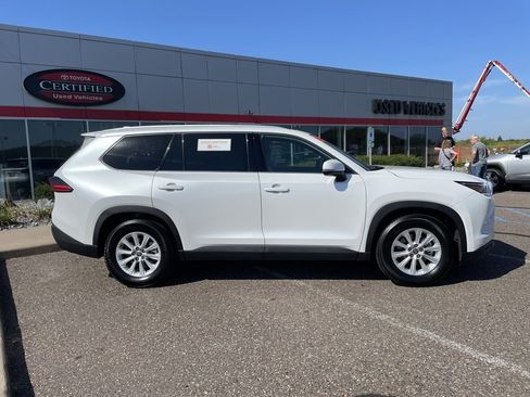 Certified 2025 Toyota Grand Highlander AWD image 2