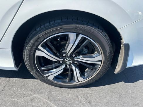 Used 2016 Honda Civic Touring image 3