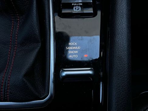 Used 2025 Jeep Compass Trailhawk image 23