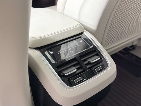 Certified 2023 Volvo XC90 B5 Plus w/ Protection Package AWD/4WD image 25