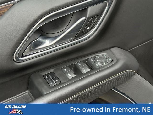Used 2021 Chevrolet Suburban Premier w/ Premium Package AWD/4WD image 17