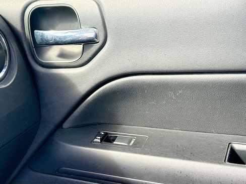 Used 2017 Jeep Patriot Latitude image 22