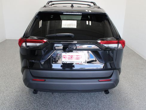 Used 2025 Toyota RAV4 XLE Premium FWD image 8