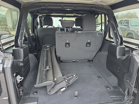 Used 2021 Jeep Wrangler Unlimited Sport w/ Technology Group image 13