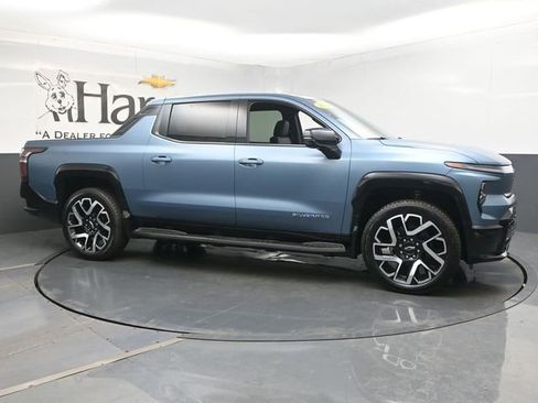 Used 2025 Chevrolet Silverado EV RST AWD/4WD image 2