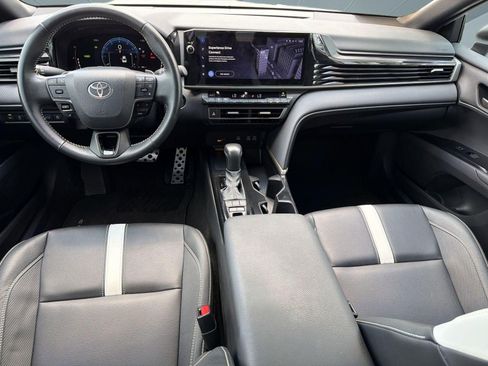 Used 2025 Toyota Camry SE w/ Multimedia Upgrade Package FWD image 17
