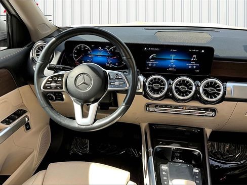 Used 2023 Mercedes-Benz GLB 250 4MATIC image 8
