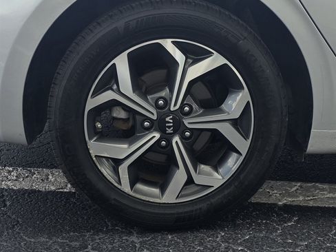 Used 2020 Kia Forte LXS FWD image 33