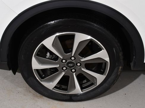 Used 2023 Ford Escape Platinum image 24