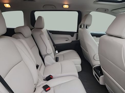 Used 2025 Honda Odyssey EX-L image 14