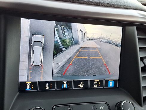 Used 2022 GMC Acadia AT4 w/ Technology Package image 22