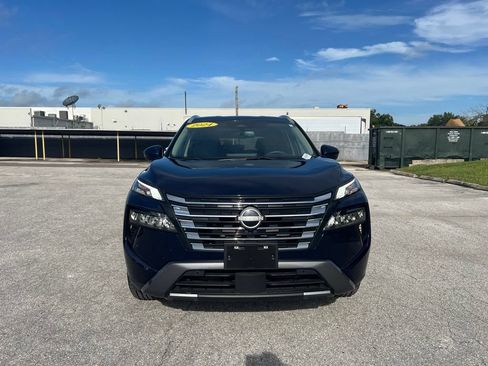 Used 2024 Nissan Rogue SL AWD/4WD image 9