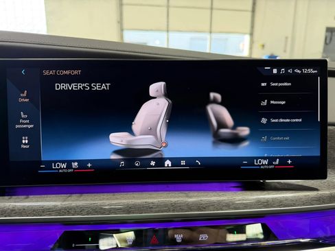 Used 2024 BMW i7 xDrive60 AWD/4WD image 22