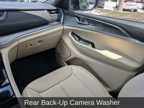 Used 2024 Jeep Grand Cherokee Limited w/ Luxury Tech Group II AWD/4WD image 21