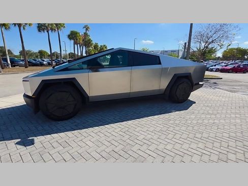 Used 2024 Tesla Cybertruck AWD Crew Cab image 46