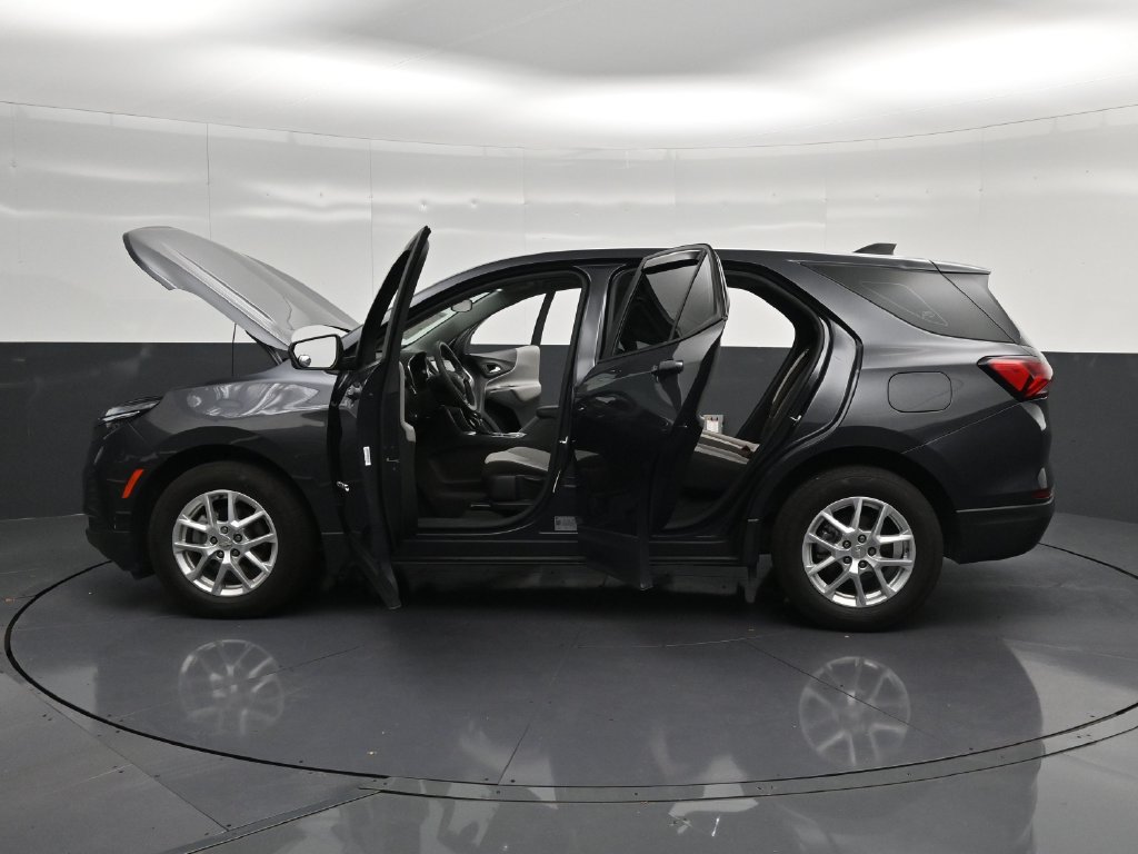Used 2022 Chevrolet Equinox LS FWD image 28