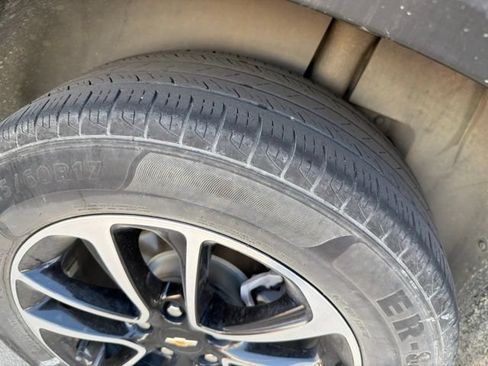Used 2025 Chevrolet TrailBlazer LT w/ LT Cold Weather Package FWD image 16