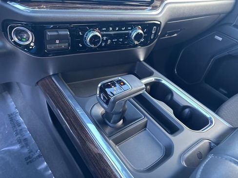 Used 2025 GMC Sierra 1500 Elevation w/ Preferred Package image 18