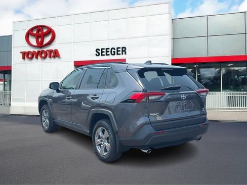 Used 2024 Toyota RAV4 XLE AWD/4WD image 9