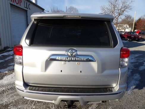 Used 2013 Toyota 4Runner SR5 image 4