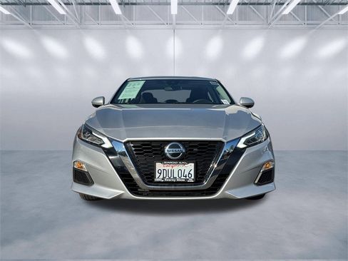 Used 2022 Nissan Altima 2.5 SV w/ SV Premium Package image 2