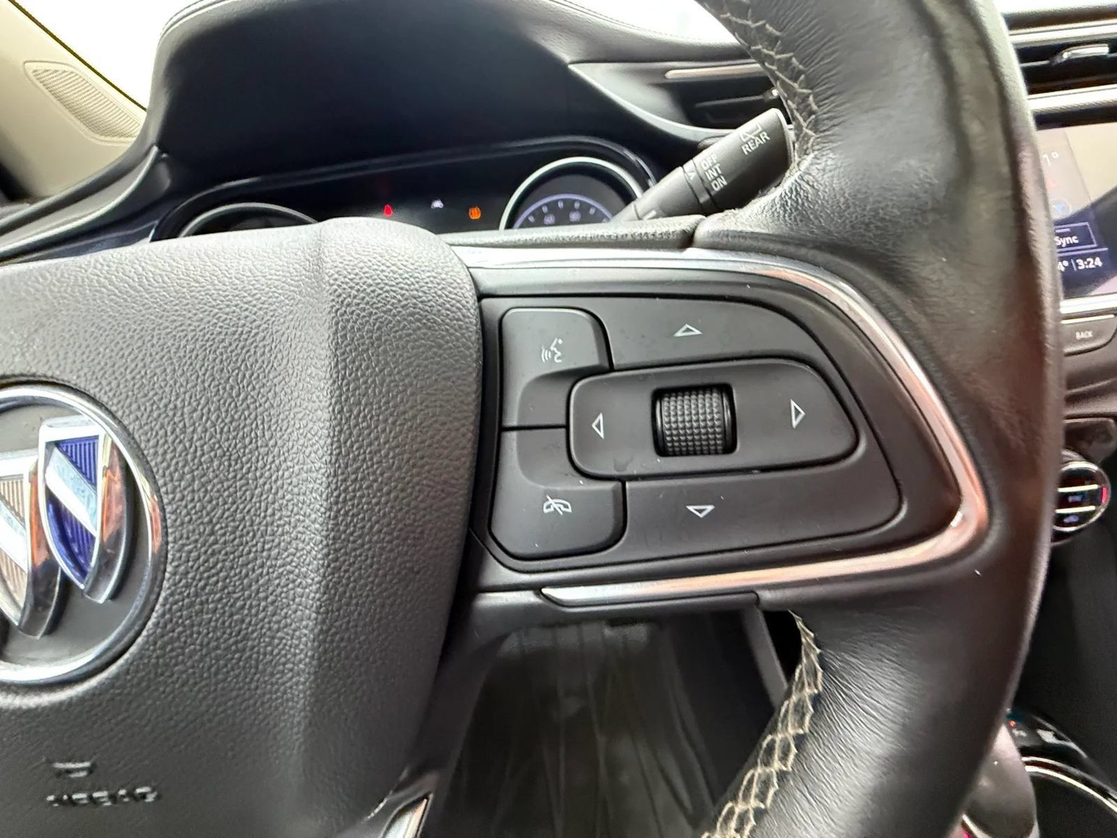 Used 2021 Buick Encore GX Essence w/ Advanced Technology Package FWD image 17