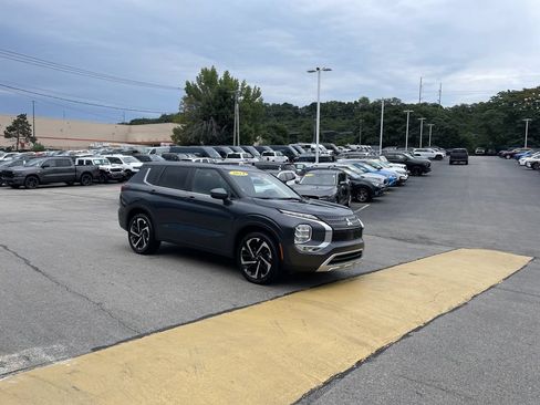 Used 2024 Mitsubishi Outlander SE FWD image 6