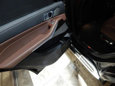 Used 2020 BMW X7 xDrive40i w/ Premium Package image 23