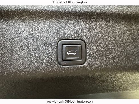 Used 2024 GMC Yukon Denali AWD/4WD image 37