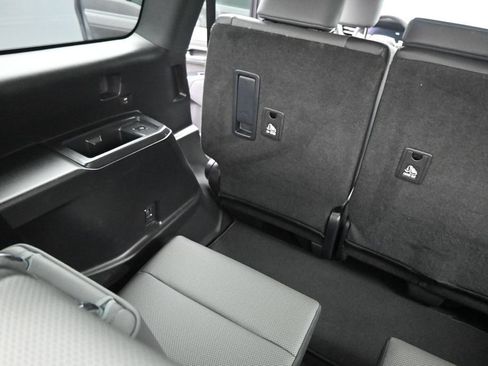 Used 2025 Lexus GX 550 w/ Accessory Package (2T) AWD/4WD image 33