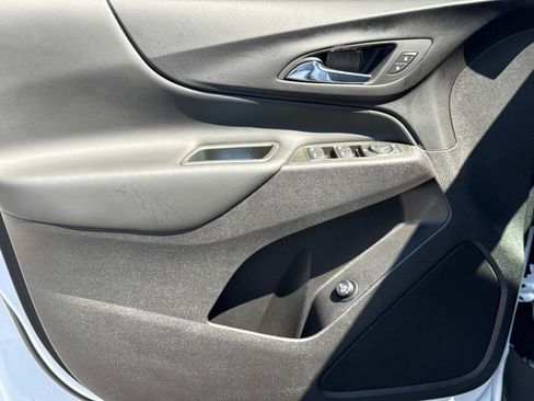 Used 2024 Chevrolet Equinox LT AWD/4WD image 18
