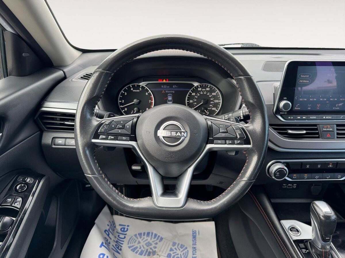 Used 2024 Nissan Altima 2.5 SR FWD image 12