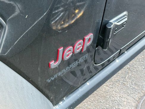 Used 2022 Jeep Wrangler Unlimited Rubicon image 11